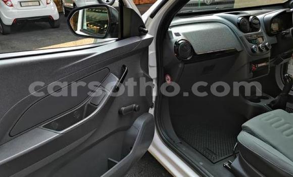 Sayi Na hannu Chevrolet Corsa White Mota in Maseru a Maseru Sayi Na hannu Chevrolet Corsa White Mota in Maseru a Maseru