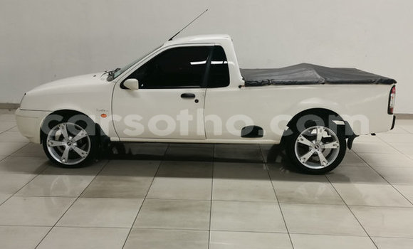 Sayi Na hannu Ford Pickup White Mota in Maseru a Maseru Sayi Na hannu Ford Pickup White Mota in Maseru a Maseru