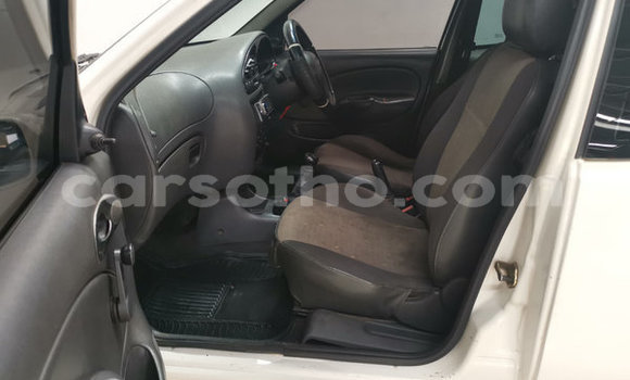 Sayi Na hannu Ford Pickup White Mota in Maseru a Maseru Sayi Na hannu Ford Pickup White Mota in Maseru a Maseru