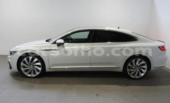 Buy Used Volkswagen Arteon White Car in Maseru in Maseru Buy Used Volkswagen Arteon White Car in Maseru in Maseru