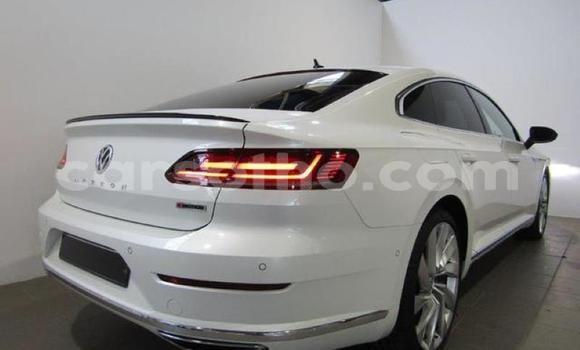 Buy Used Volkswagen Arteon White Car in Maseru in Maseru Buy Used Volkswagen Arteon White Car in Maseru in Maseru