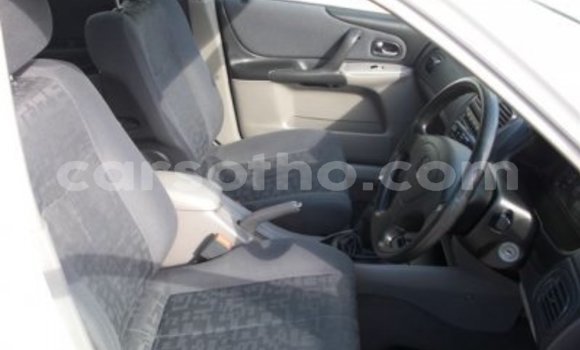 Acheter Occasion Voiture Mazda Etude Blanc à Maseru, Maseru Acheter Occasion Voiture Mazda Etude Blanc à Maseru, Maseru
