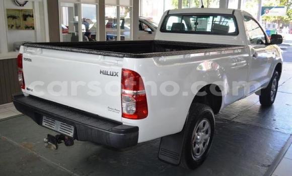 Buy Used Toyota Hilux White Car in Maseru in Maseru Buy Used Toyota Hilux White Car in Maseru in Maseru