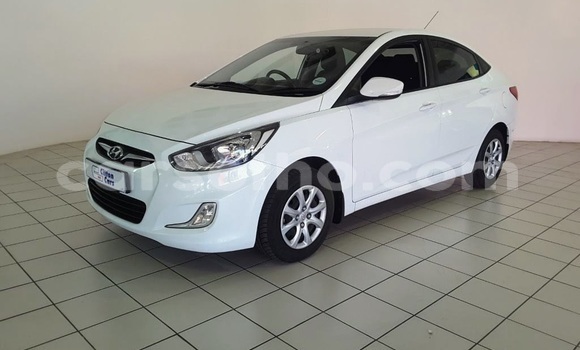Sayi Na hannu Hyundai Accent White Mota in Maputsoa a Leribe Sayi Na hannu Hyundai Accent White Mota in Maputsoa a Leribe