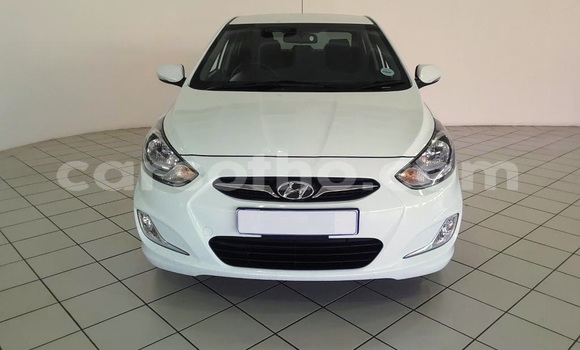 Sayi Na hannu Hyundai Accent White Mota in Maputsoa a Leribe Sayi Na hannu Hyundai Accent White Mota in Maputsoa a Leribe
