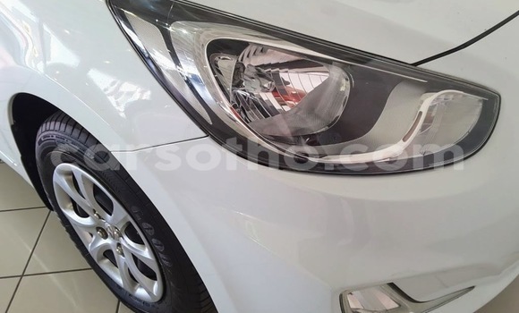Sayi Na hannu Hyundai Accent White Mota in Maputsoa a Leribe Sayi Na hannu Hyundai Accent White Mota in Maputsoa a Leribe