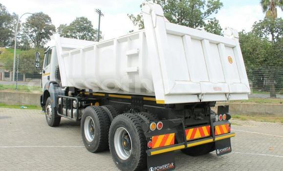 Sayi Na hannu DAF CF White Babbar mota in Butha–Buthe a Thaba-Tseka Sayi Na hannu DAF CF White Babbar mota in Butha–Buthe a Thaba-Tseka