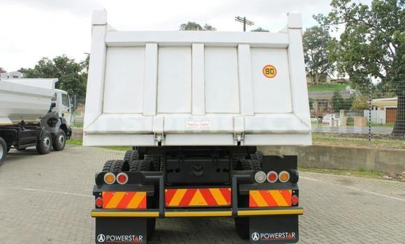 Sayi Na hannu DAF CF White Babbar mota in Butha–Buthe a Thaba-Tseka Sayi Na hannu DAF CF White Babbar mota in Butha–Buthe a Thaba-Tseka