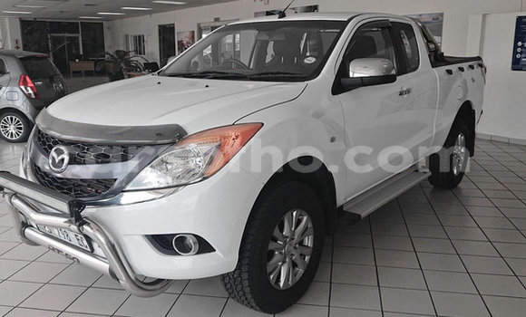 Sayi Na hannu Mazda BT-50 White Mota in Mafeteng a Mafeteng Sayi Na hannu Mazda BT-50 White Mota in Mafeteng a Mafeteng