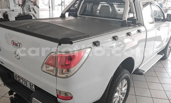 Sayi Na hannu Mazda BT-50 White Mota in Mafeteng a Mafeteng Sayi Na hannu Mazda BT-50 White Mota in Mafeteng a Mafeteng