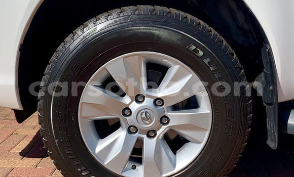 Acheter Occasion Voiture Toyota Hilux Blanc à Hlotse, Leribe Acheter Occasion Voiture Toyota Hilux Blanc à Hlotse, Leribe