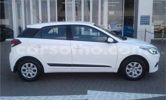Sayi Na hannu Hyundai i20 White Mota in Maseru a Maseru Sayi Na hannu Hyundai i20 White Mota in Maseru a Maseru