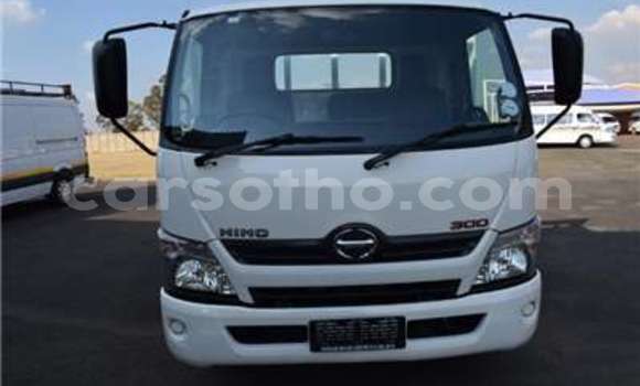 اشتري مستعمل Hino 300 Series White شاحنة في Maseru في Maseru اشتري مستعمل Hino 300 Series White شاحنة في Maseru في Maseru