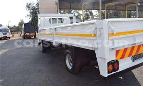 اشتري مستعمل Hino 300 Series White شاحنة في Maseru في Maseru اشتري مستعمل Hino 300 Series White شاحنة في Maseru في Maseru