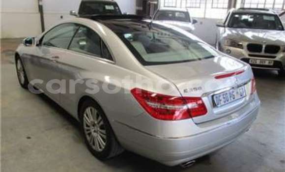 اشتري مستعمل Mercedes-Benz E–Class Silver سيارة في Maseru في Maseru اشتري مستعمل Mercedes-Benz E–Class Silver سيارة في Maseru في Maseru
