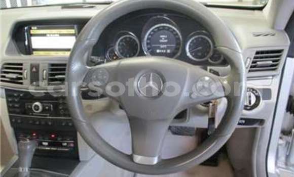 اشتري مستعمل Mercedes-Benz E–Class Silver سيارة في Maseru في Maseru اشتري مستعمل Mercedes-Benz E–Class Silver سيارة في Maseru في Maseru