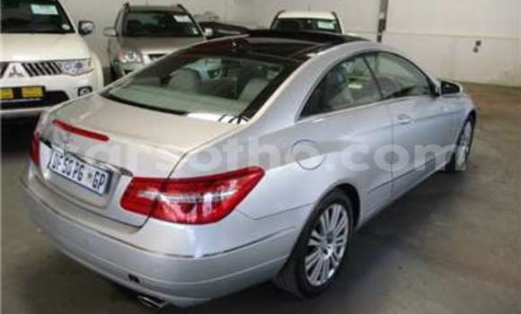 اشتري مستعمل Mercedes-Benz E–Class Silver سيارة في Maseru في Maseru اشتري مستعمل Mercedes-Benz E–Class Silver سيارة في Maseru في Maseru