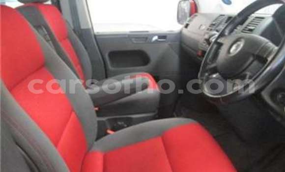 Acheter Occasion Voiture Volkswagen Caravelle Rouge à Maseru, Maseru Acheter Occasion Voiture Volkswagen Caravelle Rouge à Maseru, Maseru