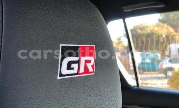 Sayi Na hannu Toyota Hilux White Mota in Maseru a Maseru Sayi Na hannu Toyota Hilux White Mota in Maseru a Maseru