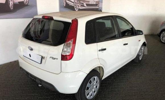 Acheter Occasion Voiture Ford Fiesta Blanc à Maseru, Maseru Acheter Occasion Voiture Ford Fiesta Blanc à Maseru, Maseru