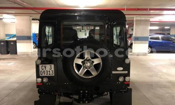 Sayi Na hannu Land Rover Defender Black Mota in Maseru a Maseru Sayi Na hannu Land Rover Defender Black Mota in Maseru a Maseru