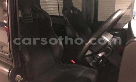 Sayi Na hannu Land Rover Defender Black Mota in Maseru a Maseru Sayi Na hannu Land Rover Defender Black Mota in Maseru a Maseru