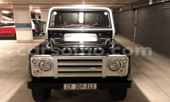 Sayi Na hannu Land Rover Defender Black Mota in Maseru a Maseru Sayi Na hannu Land Rover Defender Black Mota in Maseru a Maseru