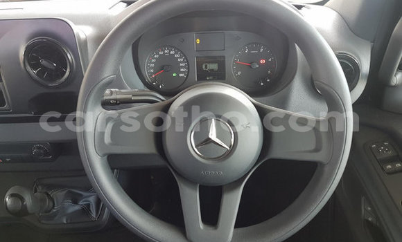 Acheter Occasion Voiture Mercedes-Benz 300CD Blanc à Butha–Buthe, Thaba-Tseka Acheter Occasion Voiture Mercedes-Benz 300CD Blanc à Butha–Buthe, Thaba-Tseka