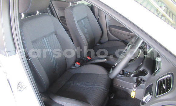 اشتري مستعمل Volkswagen Polo White سيارة في Maputsoa في Leribe اشتري مستعمل Volkswagen Polo White سيارة في Maputsoa في Leribe