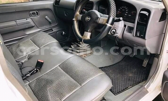 Acheter Occasion Voiture Nissan Hardbody Blanc à Mafeteng, Mafeteng Acheter Occasion Voiture Nissan Hardbody Blanc à Mafeteng, Mafeteng