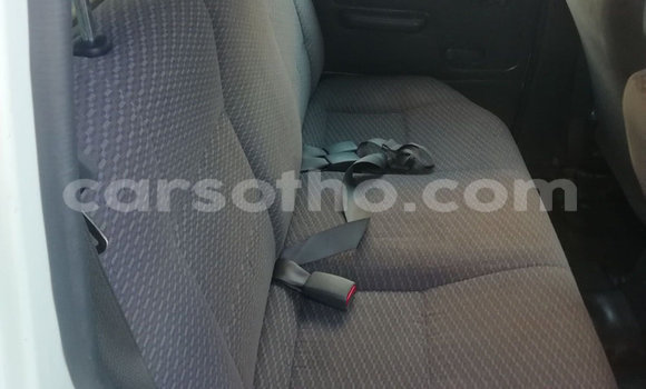 Acheter Occasion Voiture Nissan NP 300 Blanc à Butha–Buthe, Thaba-Tseka Acheter Occasion Voiture Nissan NP 300 Blanc à Butha–Buthe, Thaba-Tseka