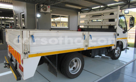 اشتري مستعمل Hino Ranger White شاحنة في Butha–Buthe في Thaba-Tseka اشتري مستعمل Hino Ranger White شاحنة في Butha–Buthe في Thaba-Tseka