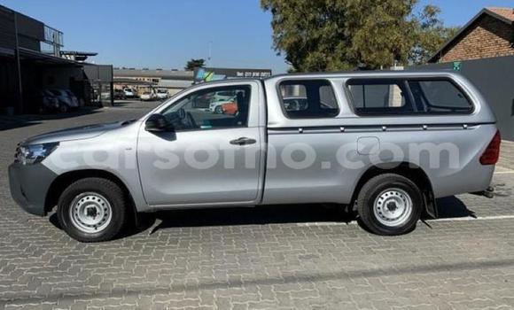 Sayi Na hannu Toyota Hilux Silver Mota in Maseru a Maseru Sayi Na hannu Toyota Hilux Silver Mota in Maseru a Maseru