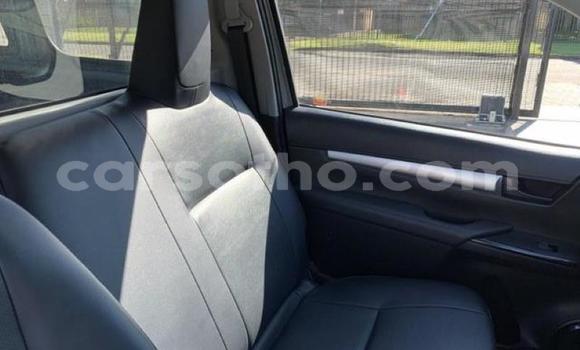 Sayi Na hannu Toyota Hilux Silver Mota in Maseru a Maseru Sayi Na hannu Toyota Hilux Silver Mota in Maseru a Maseru