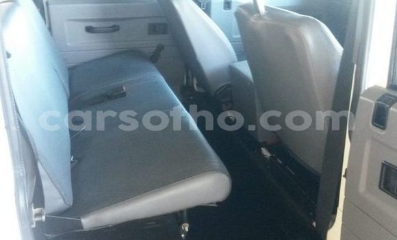 Acheter Occasion Voiture Land Rover Defender Blanc à Butha–Buthe, Thaba-Tseka Acheter Occasion Voiture Land Rover Defender Blanc à Butha–Buthe, Thaba-Tseka