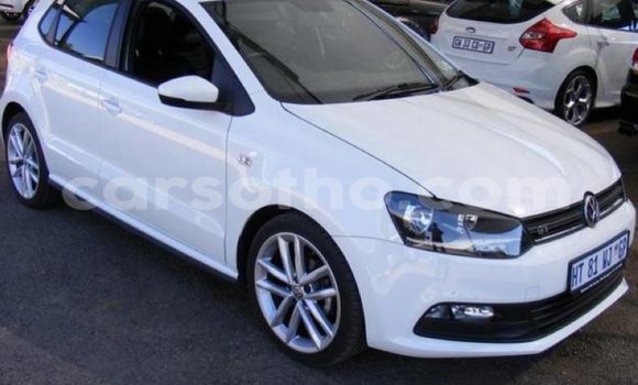 Sayi Na hannu Volkswagen Polo White Mota in Mafeteng a Mafeteng Sayi Na hannu Volkswagen Polo White Mota in Mafeteng a Mafeteng