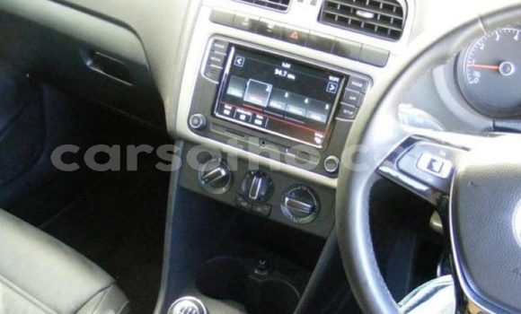 Sayi Na hannu Volkswagen Polo White Mota in Mafeteng a Mafeteng Sayi Na hannu Volkswagen Polo White Mota in Mafeteng a Mafeteng