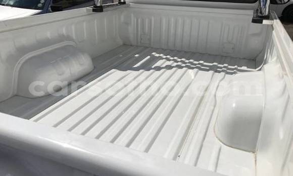 Buy Used Toyota Hilux White Car in Roma in Maseru Buy Used Toyota Hilux White Car in Roma in Maseru