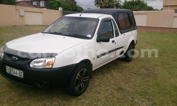 Sayi Na hannu Ford Escort White Mota in Butha–Buthe a Thaba-Tseka Sayi Na hannu Ford Escort White Mota in Butha–Buthe a Thaba-Tseka