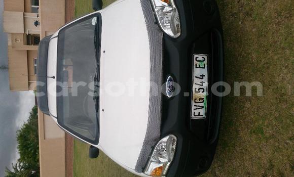 Sayi Na hannu Ford Escort White Mota in Butha–Buthe a Thaba-Tseka Sayi Na hannu Ford Escort White Mota in Butha–Buthe a Thaba-Tseka