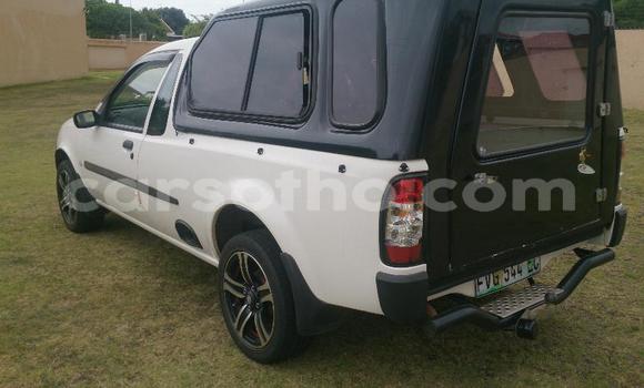 Sayi Na hannu Ford Escort White Mota in Butha–Buthe a Thaba-Tseka Sayi Na hannu Ford Escort White Mota in Butha–Buthe a Thaba-Tseka