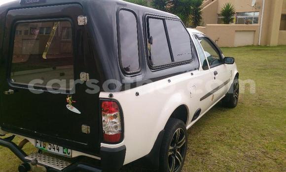 Sayi Na hannu Ford Escort White Mota in Butha–Buthe a Thaba-Tseka Sayi Na hannu Ford Escort White Mota in Butha–Buthe a Thaba-Tseka