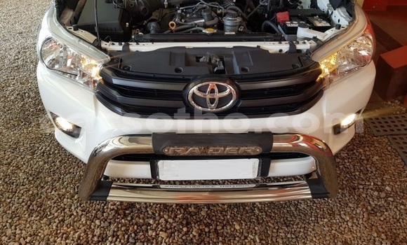 Acheter Occasion Voiture Toyota Hilux Blanc à Maputsoa, Leribe Acheter Occasion Voiture Toyota Hilux Blanc à Maputsoa, Leribe
