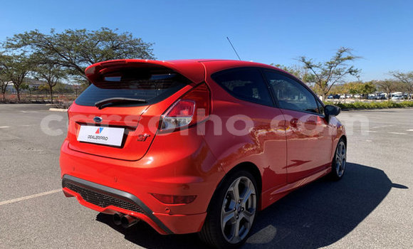 Sayi Na hannu Ford Fiesta ST Red Mota in Hlotse a Leribe Sayi Na hannu Ford Fiesta ST Red Mota in Hlotse a Leribe