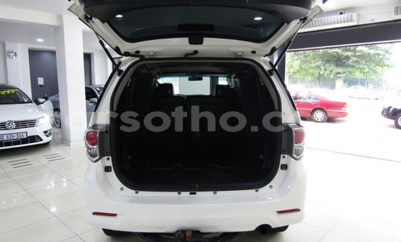 Acheter Occasion Voiture Toyota Fortuner Blanc à Maseru, Maseru Acheter Occasion Voiture Toyota Fortuner Blanc à Maseru, Maseru
