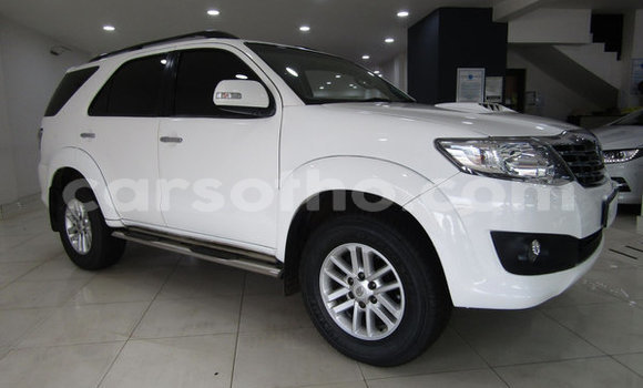 Acheter Occasion Voiture Toyota Fortuner Blanc à Maseru, Maseru Acheter Occasion Voiture Toyota Fortuner Blanc à Maseru, Maseru