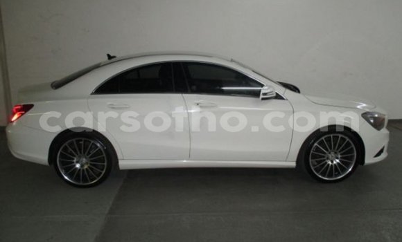اشتري مستعمل Mercedes-Benz CLK-klasse AMG White سيارة في Maputsoa في Leribe اشتري مستعمل Mercedes-Benz CLK-klasse AMG White سيارة في Maputsoa في Leribe