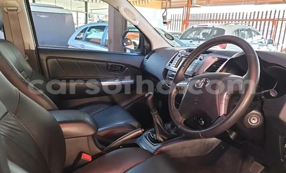 Acheter Occasion Voiture Toyota Hilux Blanc à Hlotse, Leribe Acheter Occasion Voiture Toyota Hilux Blanc à Hlotse, Leribe