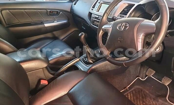 Acheter Occasion Voiture Toyota Hilux Blanc à Hlotse, Leribe Acheter Occasion Voiture Toyota Hilux Blanc à Hlotse, Leribe