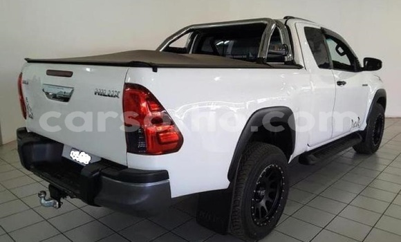 Acheter Occasion Voiture Toyota Hilux Blanc à Maputsoa, Leribe Acheter Occasion Voiture Toyota Hilux Blanc à Maputsoa, Leribe